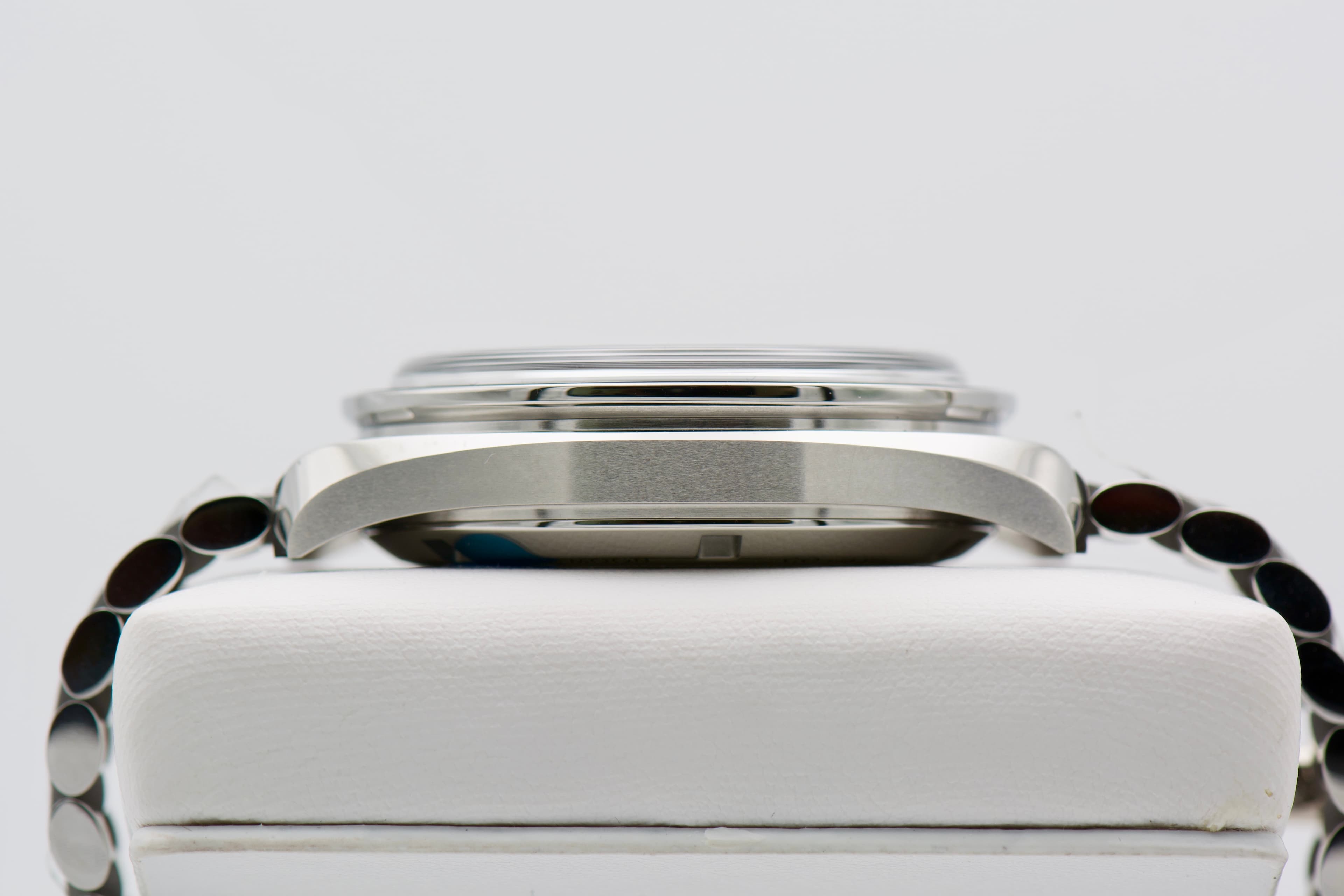 Omega Speedmaster Moonwatch Professional ”Reverse Panda” — photo 6